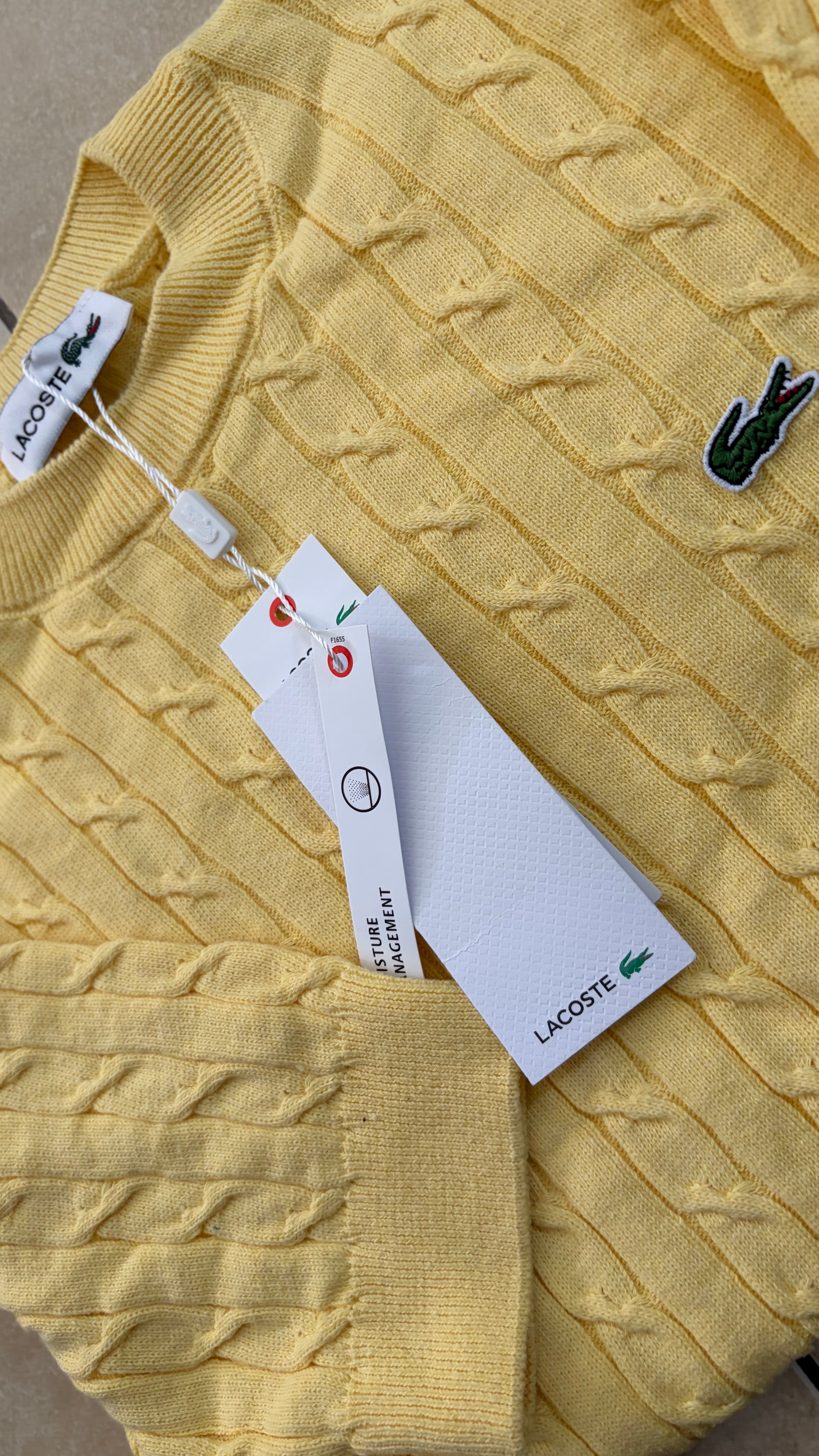 Lacoste top